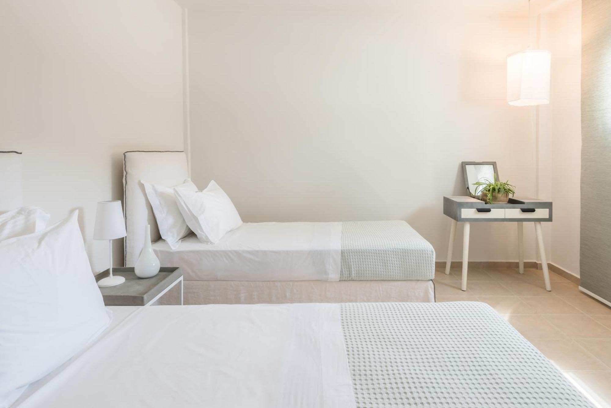Eneos Kythnos Beach Villas-Elegant And Comfort Villas Room photo